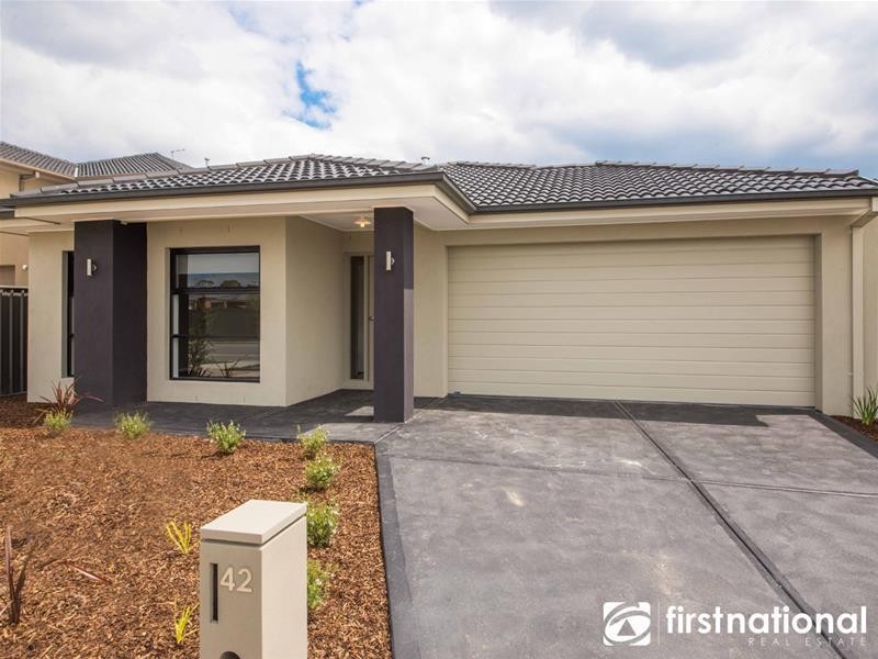 42 Bacchus Road, Cranbourne West VIC 3977
