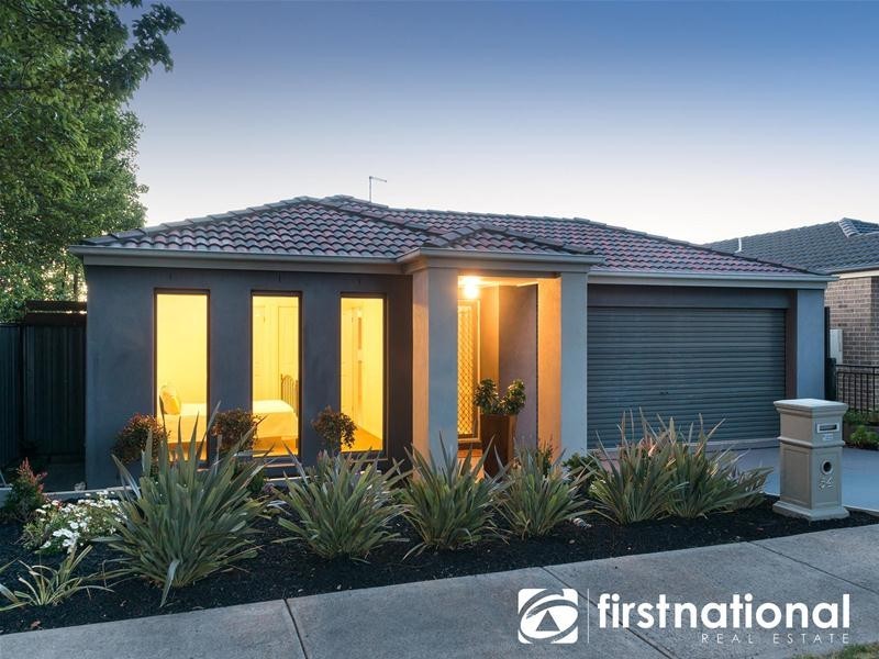 54 Lucerne  Circuit, Pakenham VIC 3810