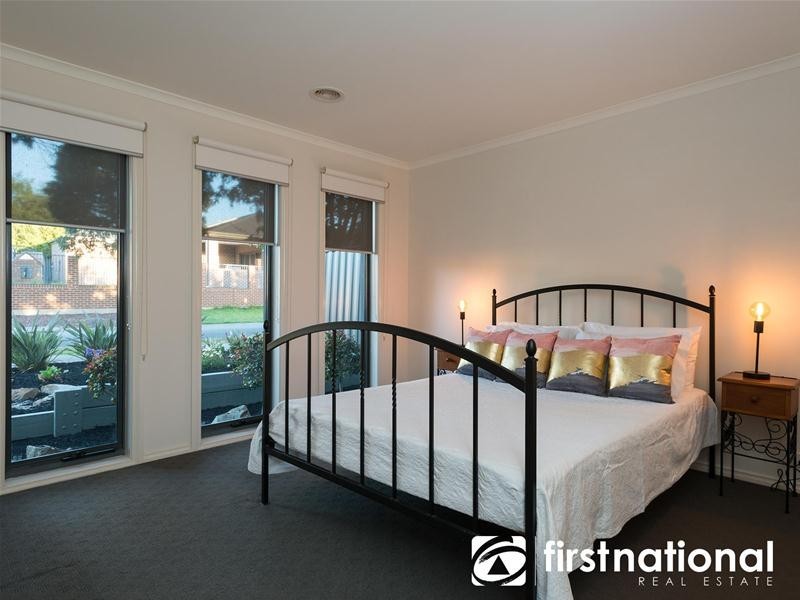 54 Lucerne  Circuit, Pakenham VIC 3810