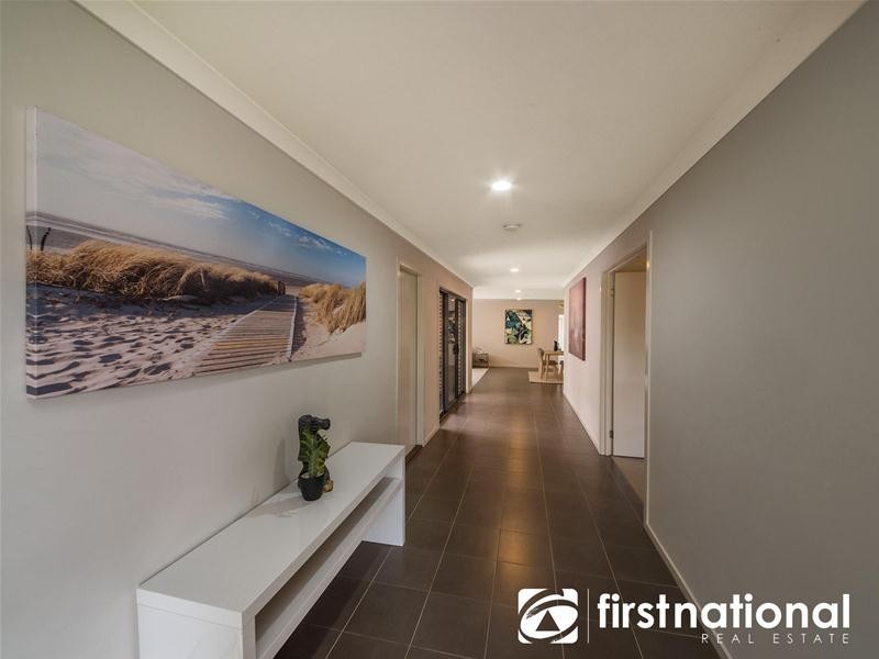 44 Kosta Boda Boulevard, Pakenham VIC 3810