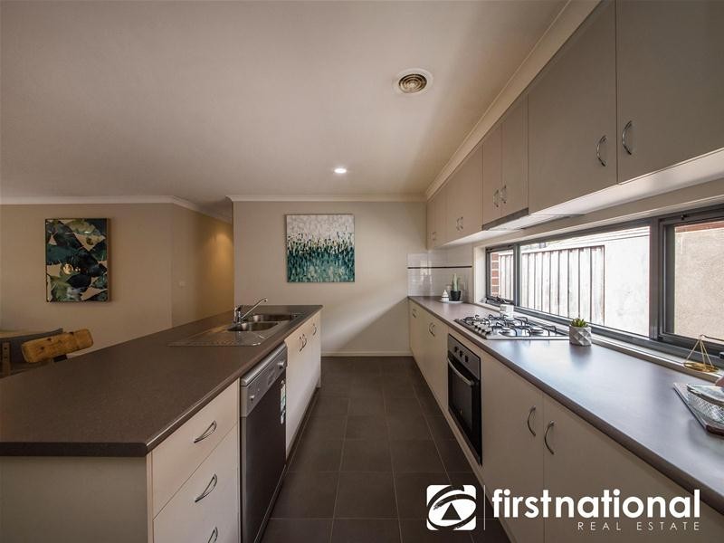 44 Kosta Boda Boulevard, Pakenham VIC 3810
