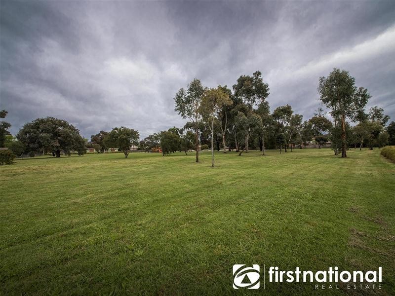 44 Kosta Boda Boulevard, Pakenham VIC 3810