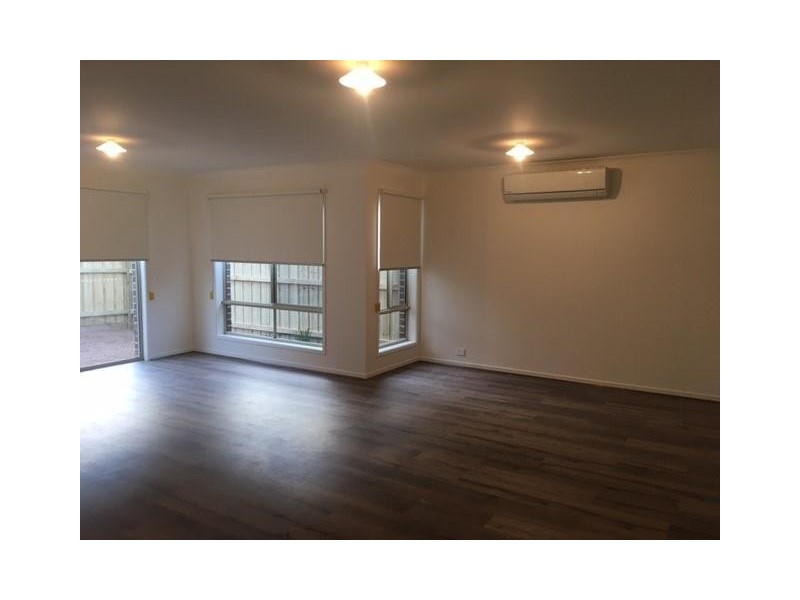 1 Westbourne Street, Clyde North VIC 3978