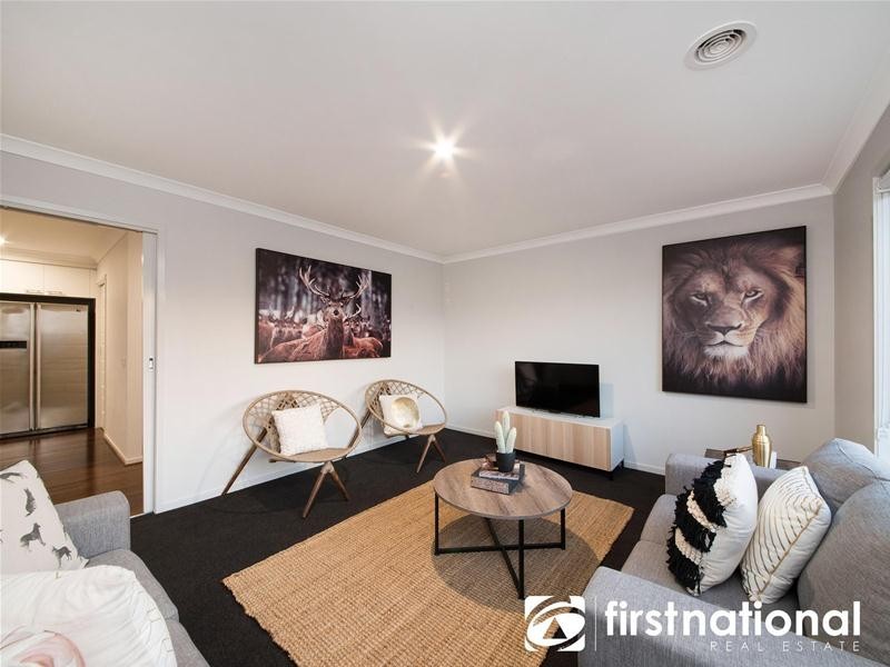 63 Empire Avenue, Drouin VIC 3818