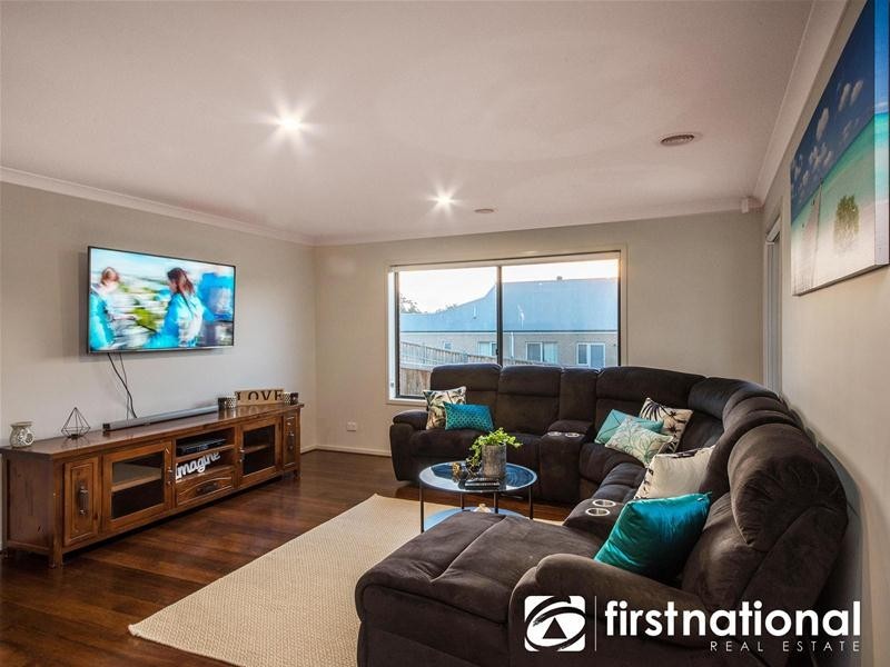 63 Empire Avenue, Drouin VIC 3818