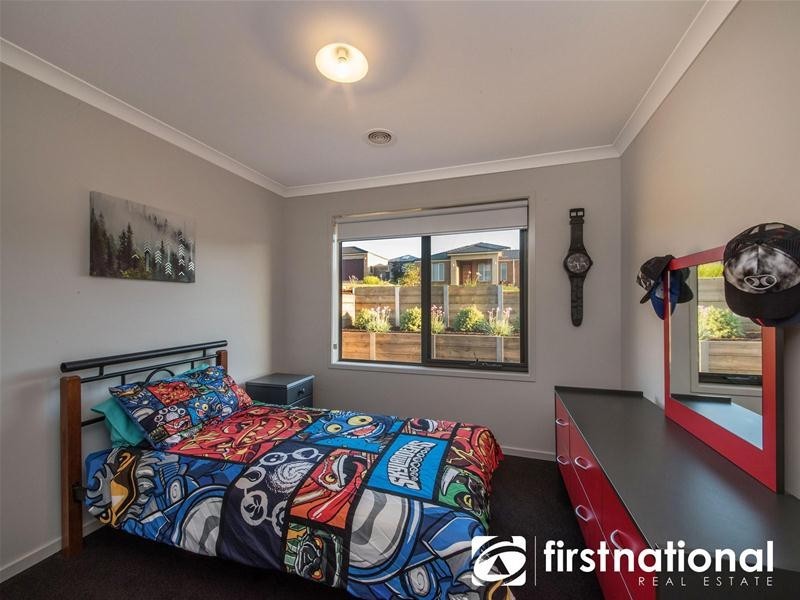 63 Empire Avenue, Drouin VIC 3818