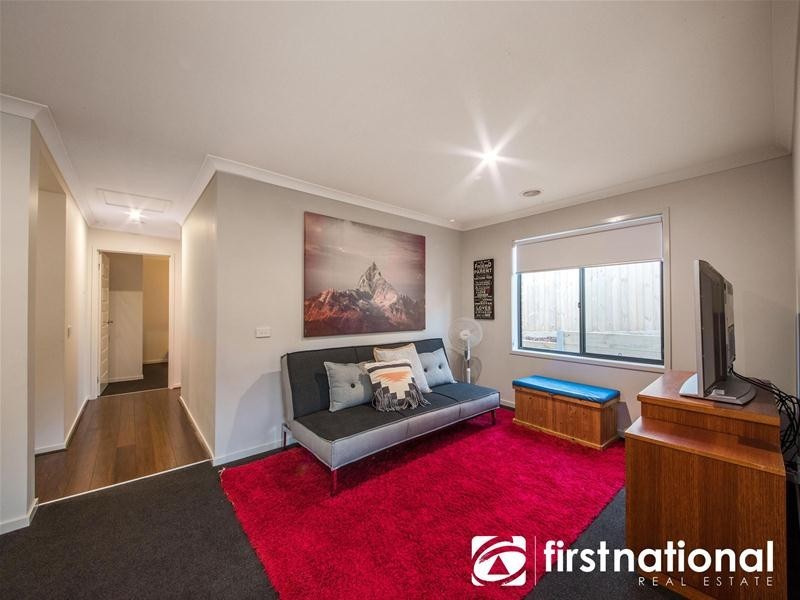 63 Empire Avenue, Drouin VIC 3818