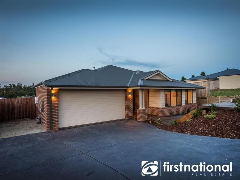 63 Empire Avenue, Drouin VIC 3818