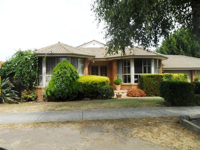 1 Kimbarra Drive, Berwick VIC 3806