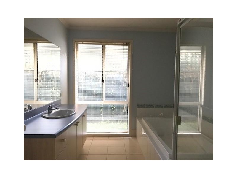 1 St Georges Road, Narre Warren South VIC 3805