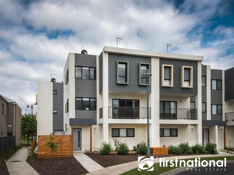 20/17 Edgeware Close, Pakenham VIC 3810