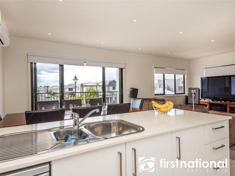 20/17 Edgeware Close, Pakenham VIC 3810