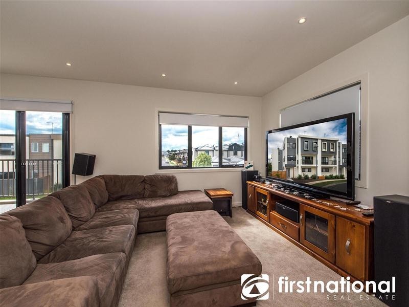 20/17 Edgeware Close, Pakenham VIC 3810