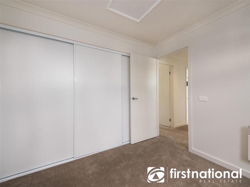 20/17 Edgeware Close, Pakenham VIC 3810