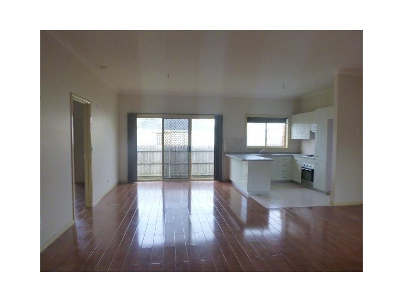 2/14 Candlebark Crescent, Frankston VIC 3199