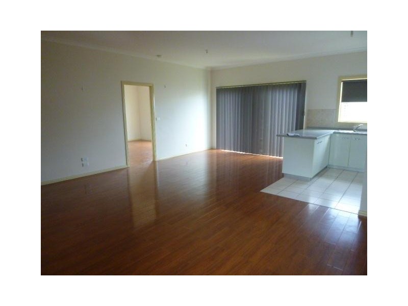 2/14 Candlebark Crescent, Frankston VIC 3199