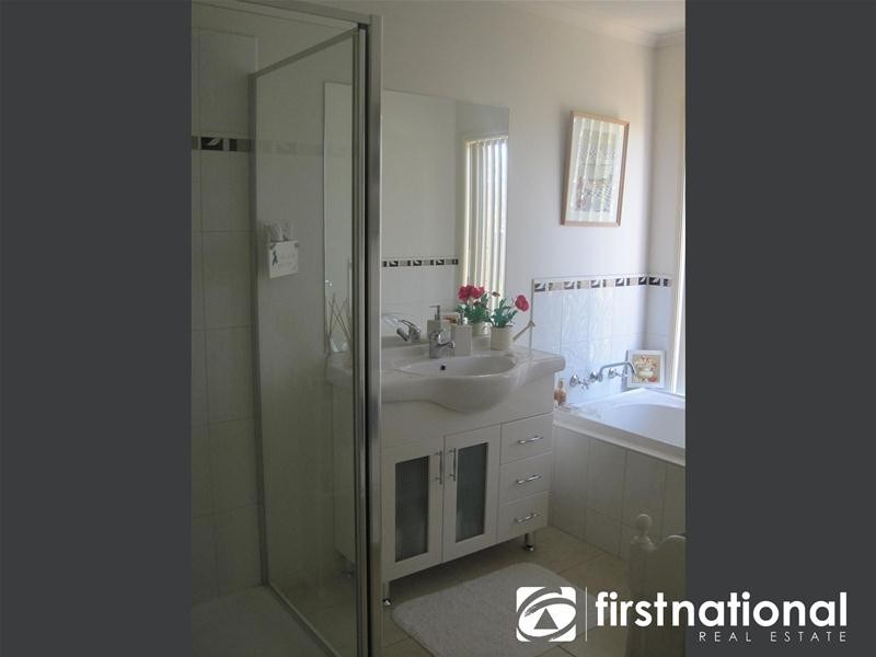 14 Killarney Crescent, Pakenham VIC 3810