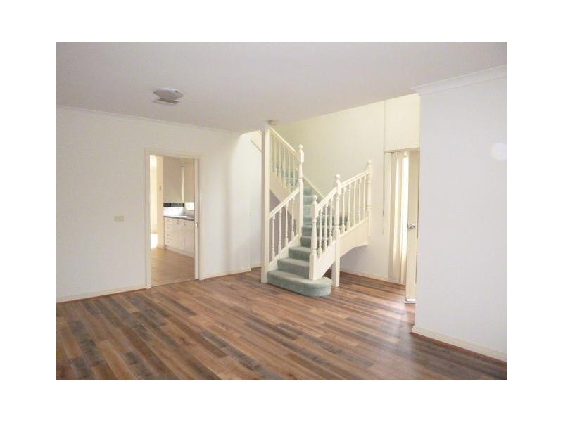 2 Fieldhouse Lane, Berwick VIC 3806