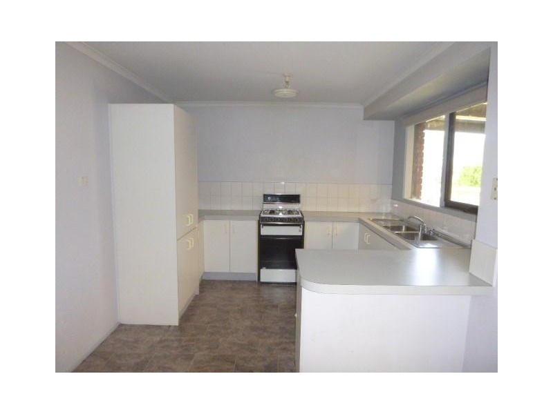 4 Harvey Court, Hampton Park VIC 3976