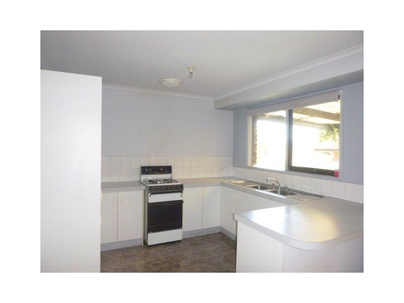 4 Harvey Court, Hampton Park VIC 3976