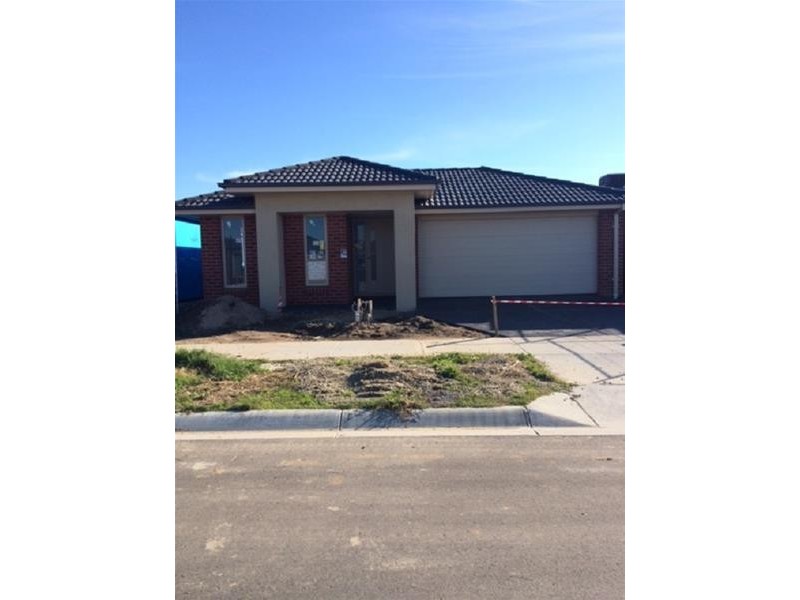 11 Heathcote Grove, Officer VIC 3809