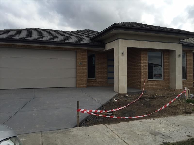 16 Brooklyn Street, Officer VIC 3809