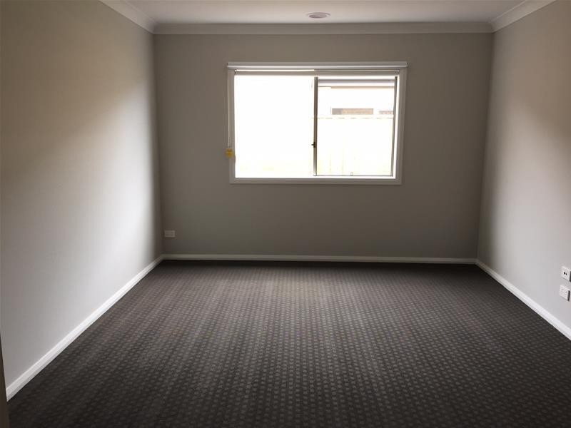 16 Brooklyn Street, Officer VIC 3809