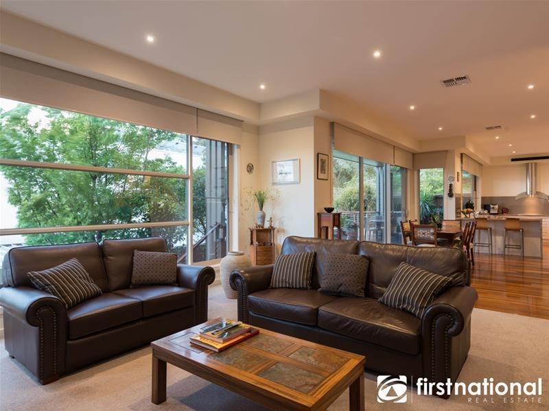 4/48 Langmore Lane, Berwick VIC 3806