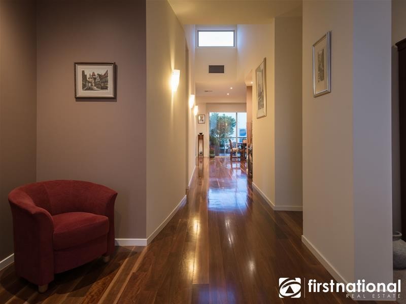 4/48 Langmore Lane, Berwick VIC 3806