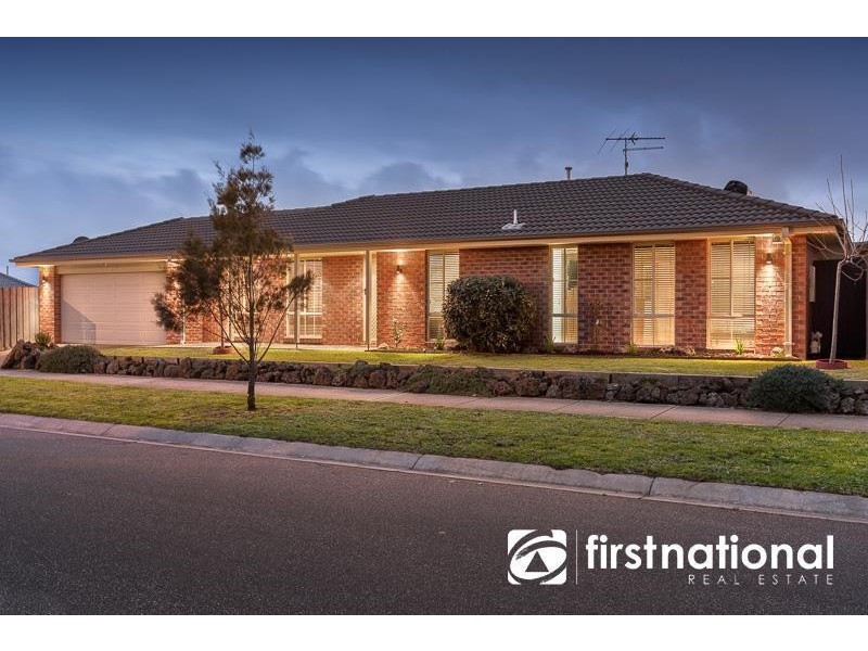1 Ash Crescent, Pakenham VIC 3810