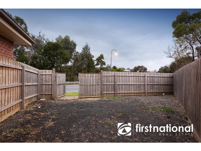 1 Ash Crescent, Pakenham VIC 3810