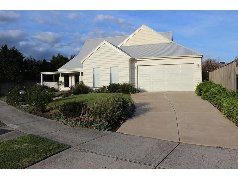 3 Bellerive Avenue, Officer VIC 3809