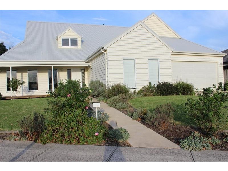 3 Bellerive Avenue, Officer VIC 3809