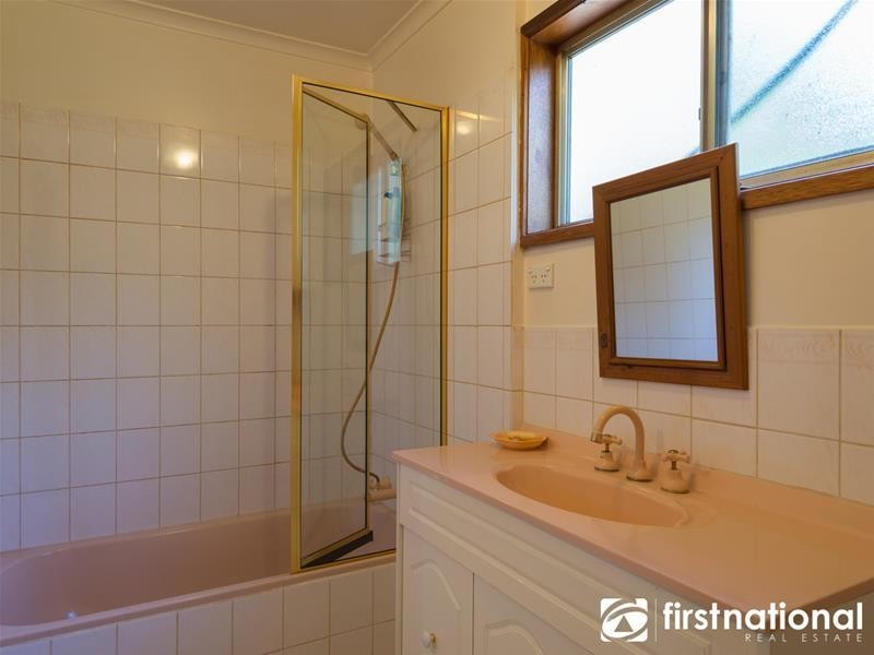 21 Manoora Road, Maryknoll VIC 3812