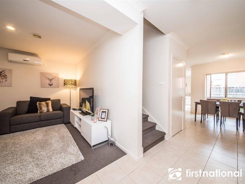 6 Melzak Way, Berwick VIC 3806