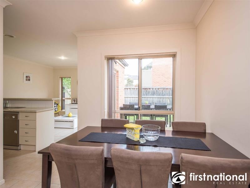 6 Melzak Way, Berwick VIC 3806