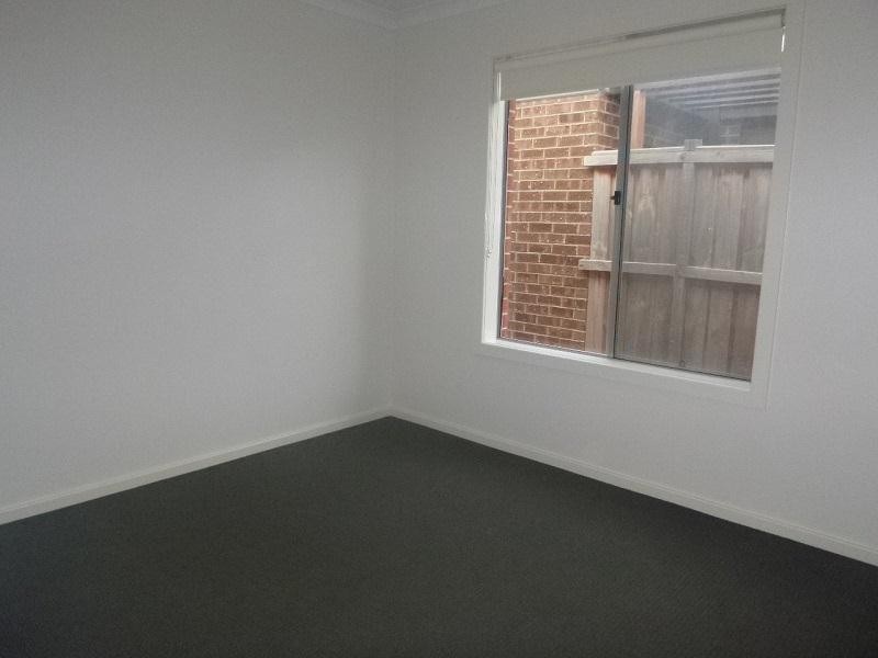 10 Markbeech Crescent, Officer VIC 3809