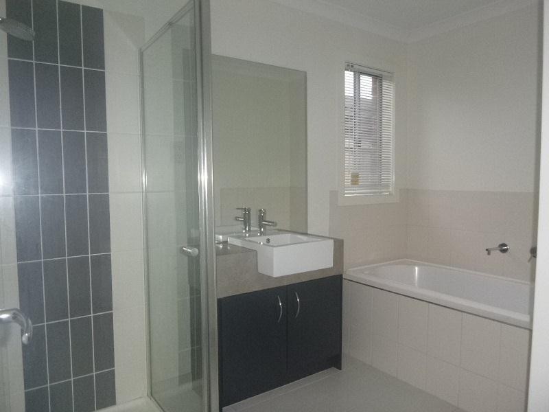 10 Markbeech Crescent, Officer VIC 3809