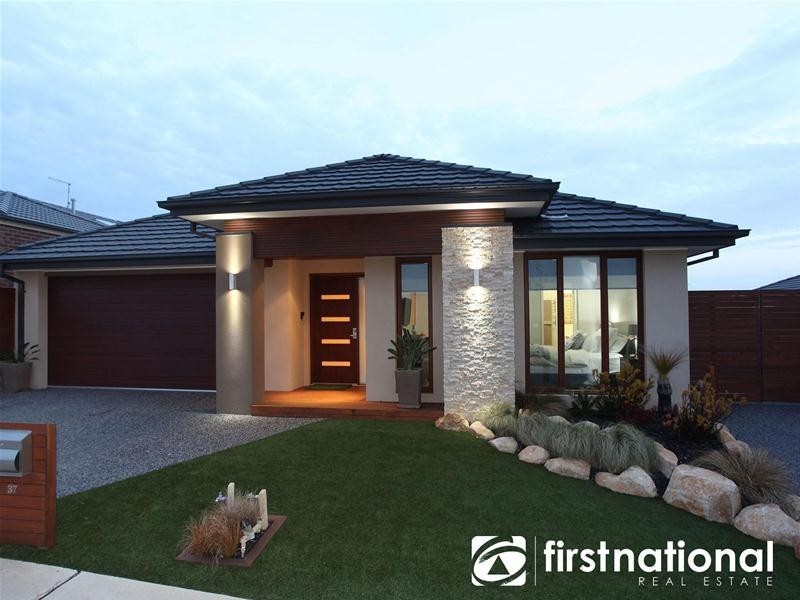 37 Harrison Way, Pakenham VIC 3810