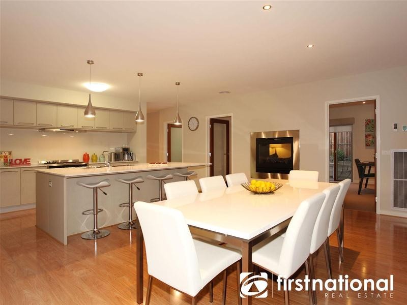 37 Harrison Way, Pakenham VIC 3810