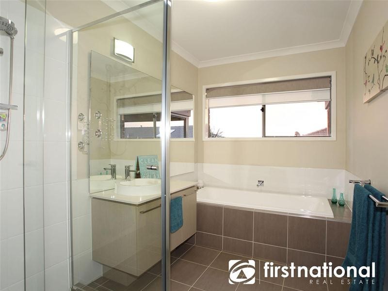 37 Harrison Way, Pakenham VIC 3810