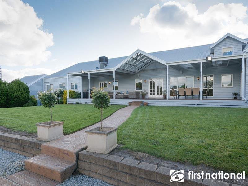 38-40 Cloverfield Close, Berwick VIC 3806