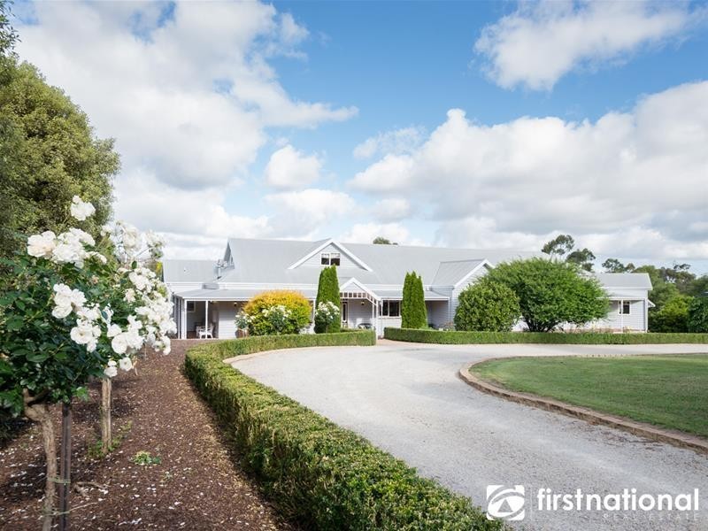 38-40 Cloverfield Close, Berwick VIC 3806