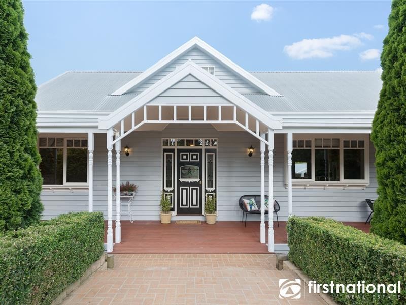 38-40 Cloverfield Close, Berwick VIC 3806