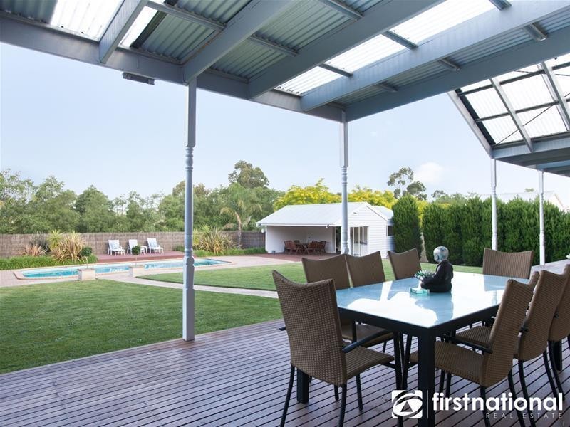 38-40 Cloverfield Close, Berwick VIC 3806