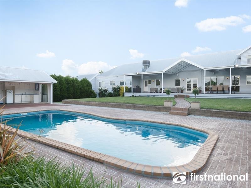 38-40 Cloverfield Close, Berwick VIC 3806