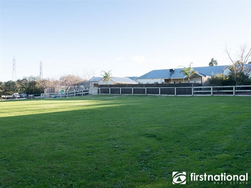 38-40 Cloverfield Close, Berwick VIC 3806