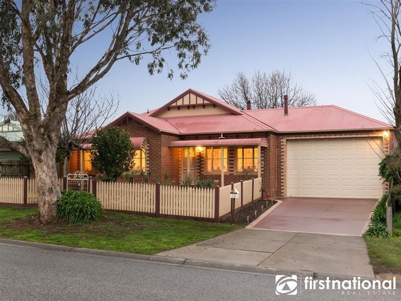 13 Goodall Court, Berwick VIC 3806