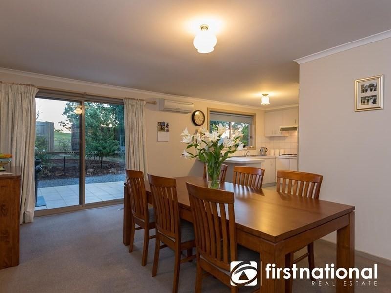 27 Telford Drive, Berwick VIC 3806
