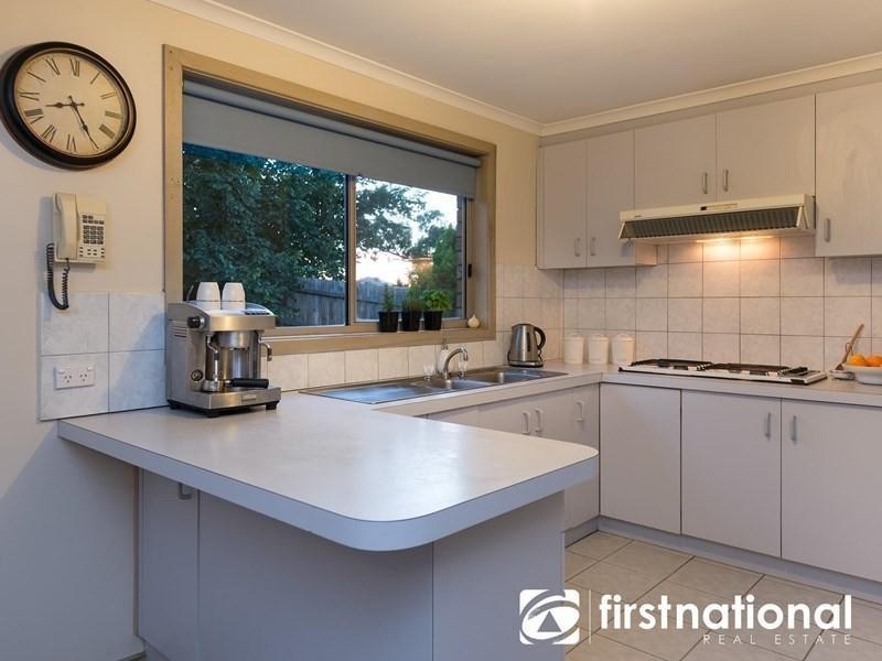 27 Telford Drive, Berwick VIC 3806